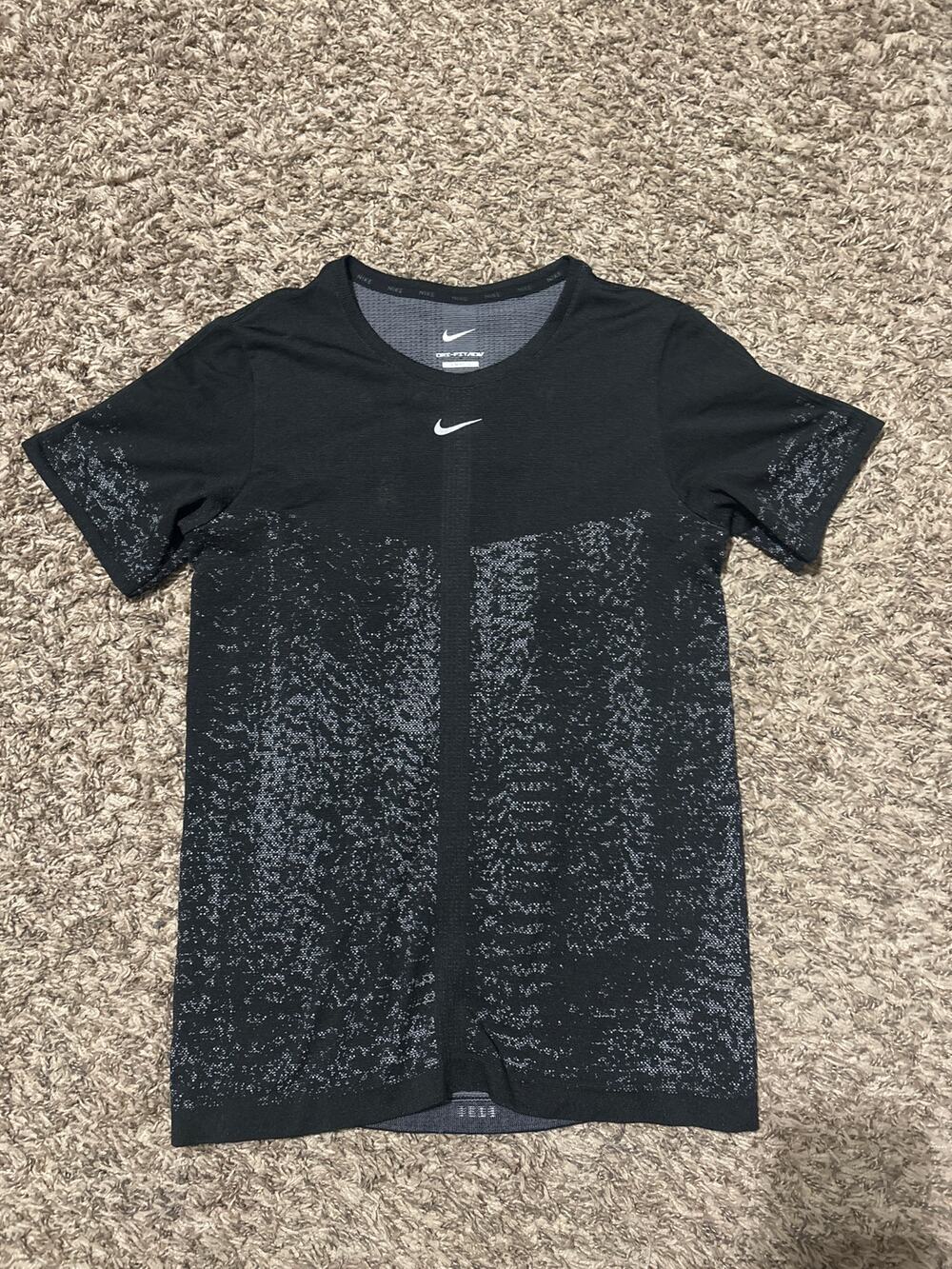Nike Dri-Fit Top Shirt L Cutout Back